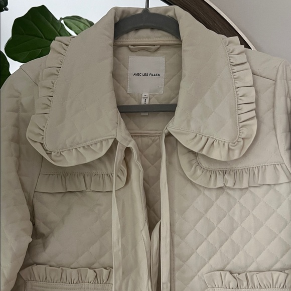 Avec Les Filles Quilted Cream Jacket with Ruffle Details - Picture 3 of 7